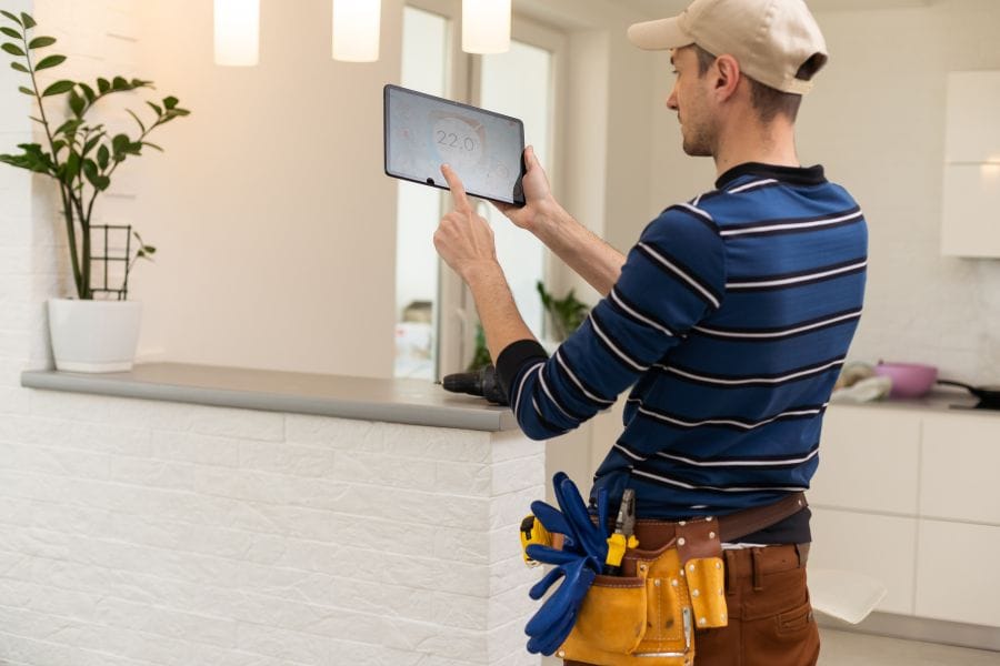 17 Residential Electricians