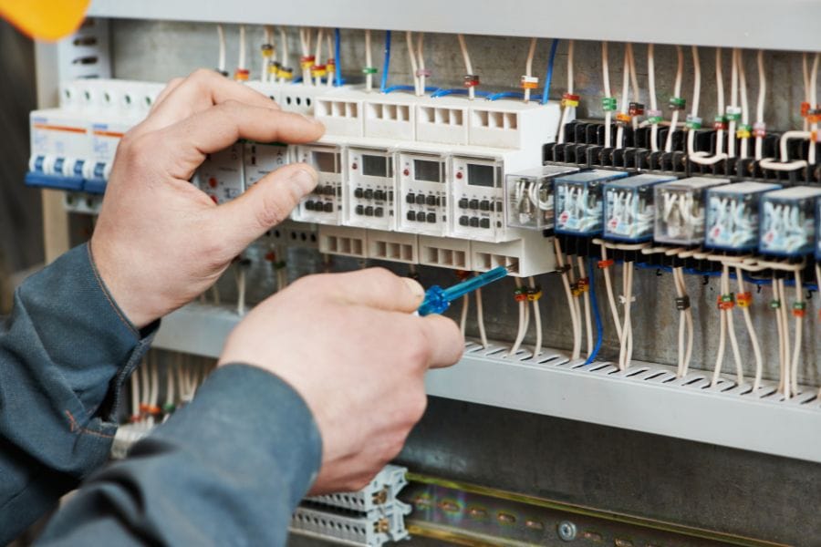 21 What Residential Electricians Do